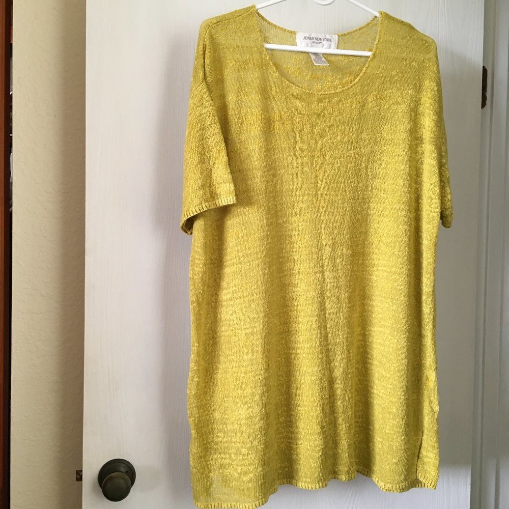 Jones New York sport women's yellow chenille tunic shirt. Size L.